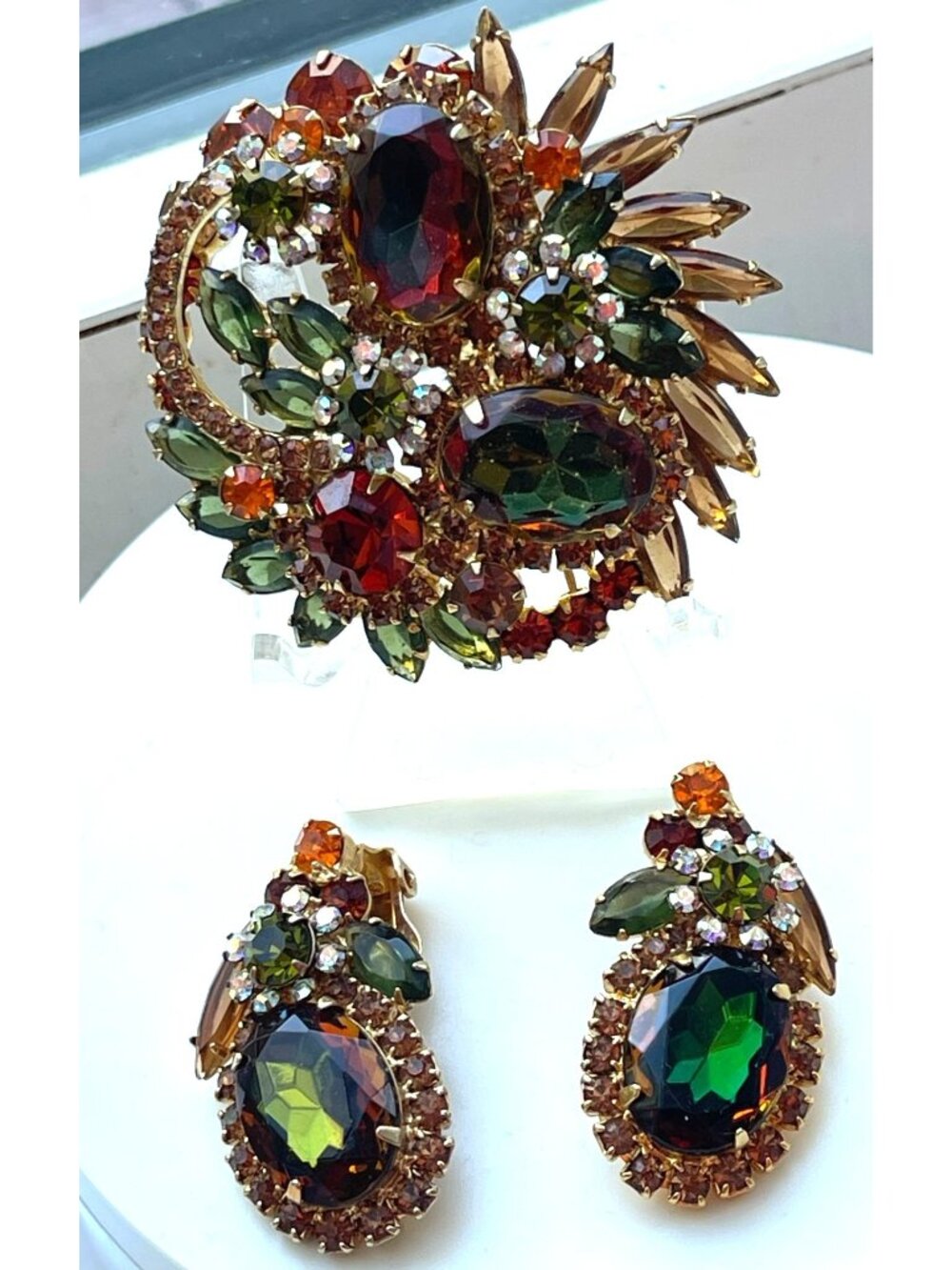 Vtg Juliana Watermelon Glass Brooch & Clip Earrings Set W/ Rhinestones Rosettes